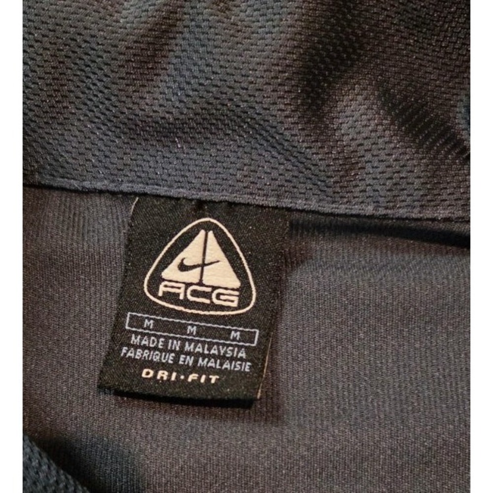 NIKE ACG MENS SHORT SLEEVE NAVY BLUE BUTTONDOWN SIZE MEDIUM - Picture 2 of 4